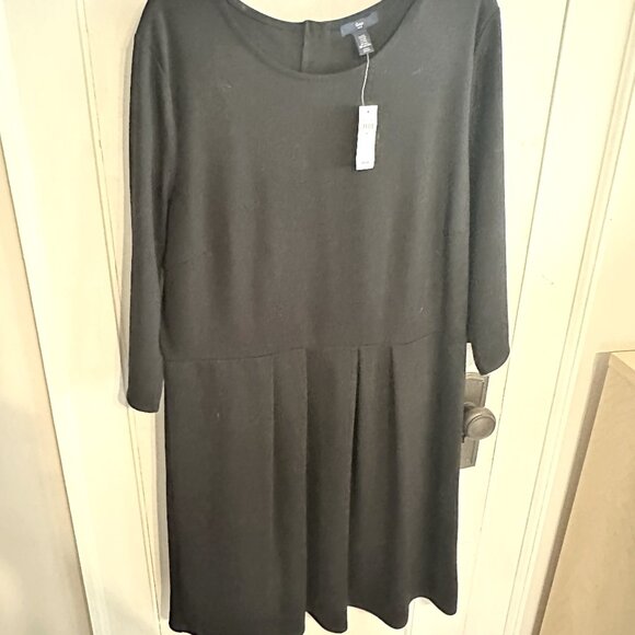 | GAP Factory | Black Pleated Dress - Picture 2 of 7